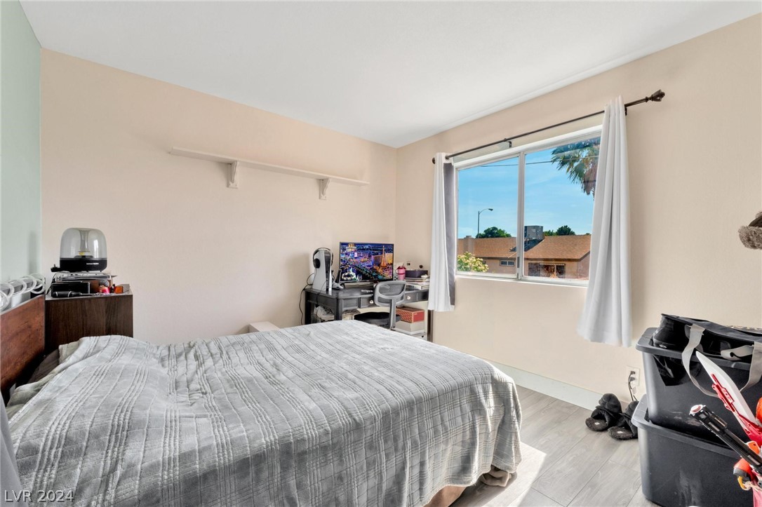 5373 Annie Oakley Drive