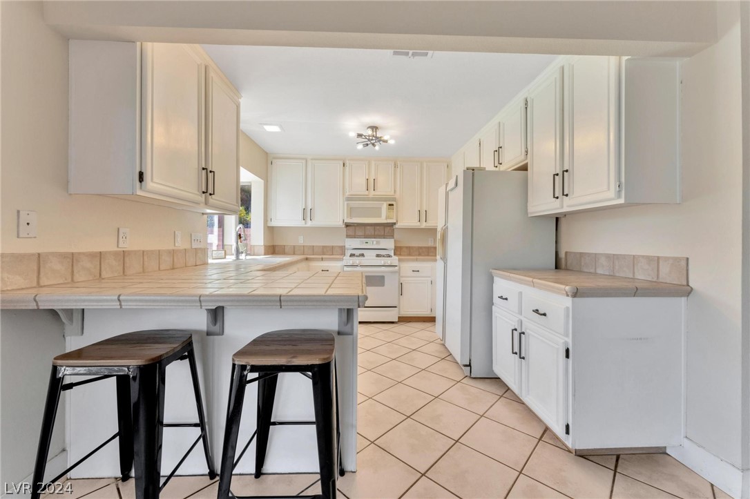 5373 Annie Oakley Drive