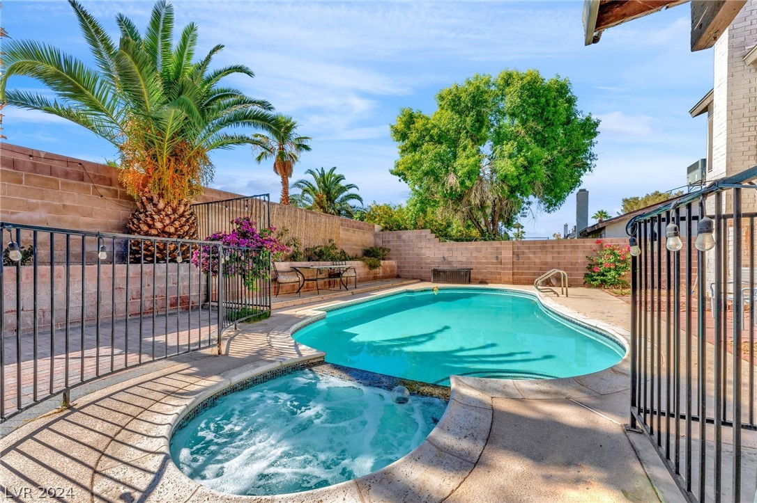 5373 Annie Oakley Drive