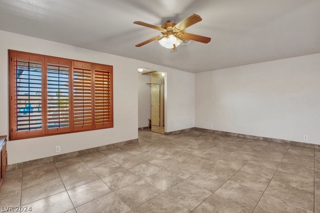 2512 Buckthorn Circle