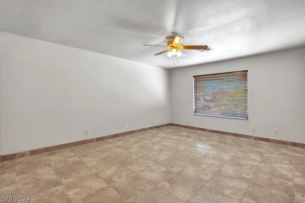 2512 Buckthorn Circle