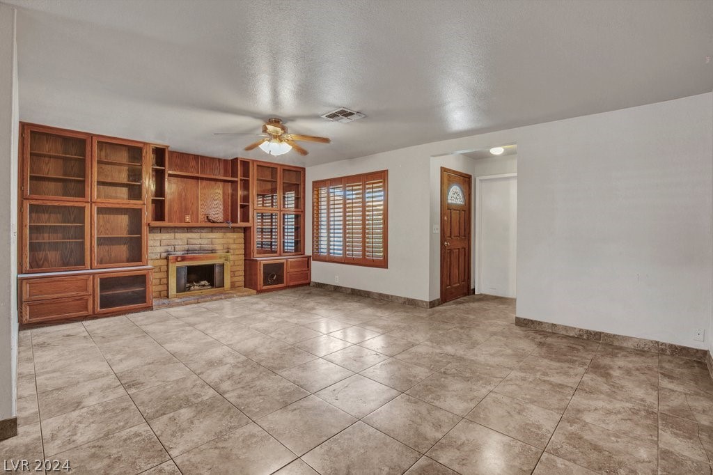 2512 Buckthorn Circle