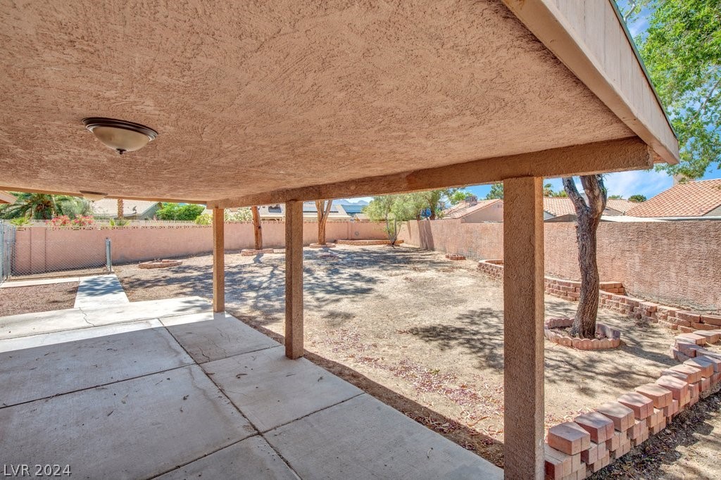 2512 Buckthorn Circle