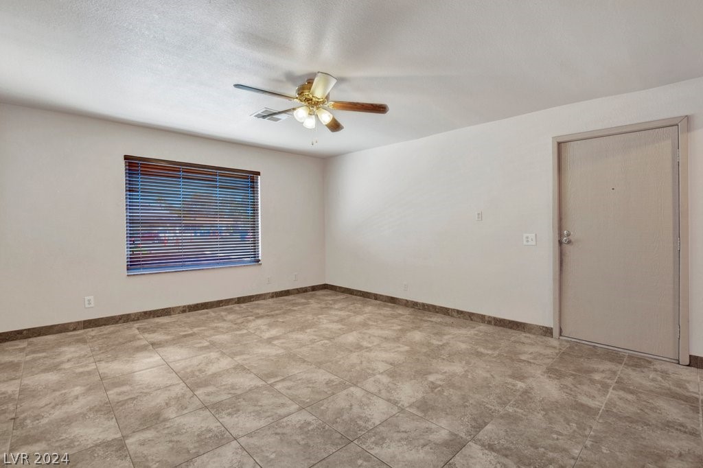 2512 Buckthorn Circle