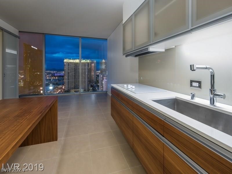 3722 Las Vegas Boulevard 1804