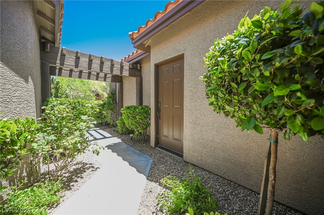 1713 Double Arrow Place