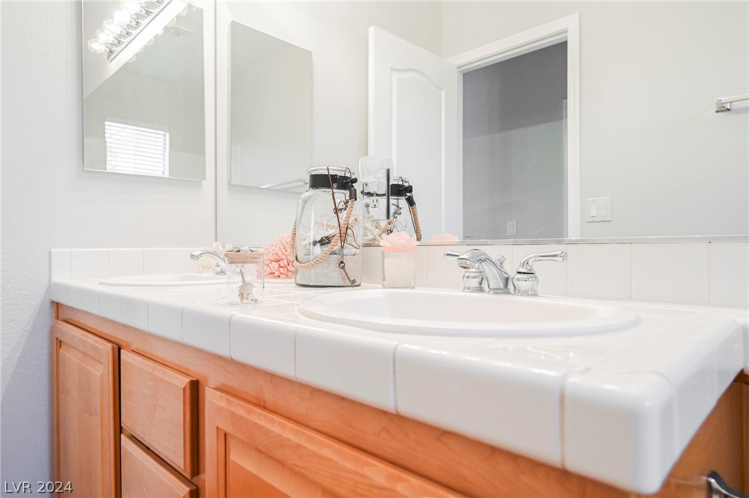 1713 Double Arrow Place