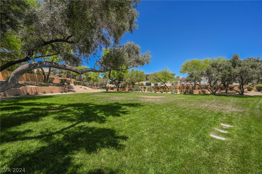 1713 Double Arrow Place