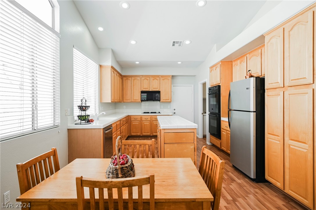 1713 Double Arrow Place