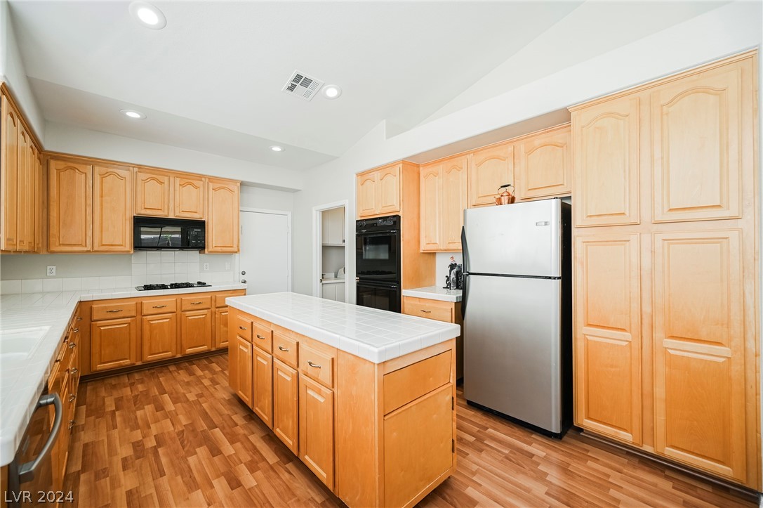 1713 Double Arrow Place