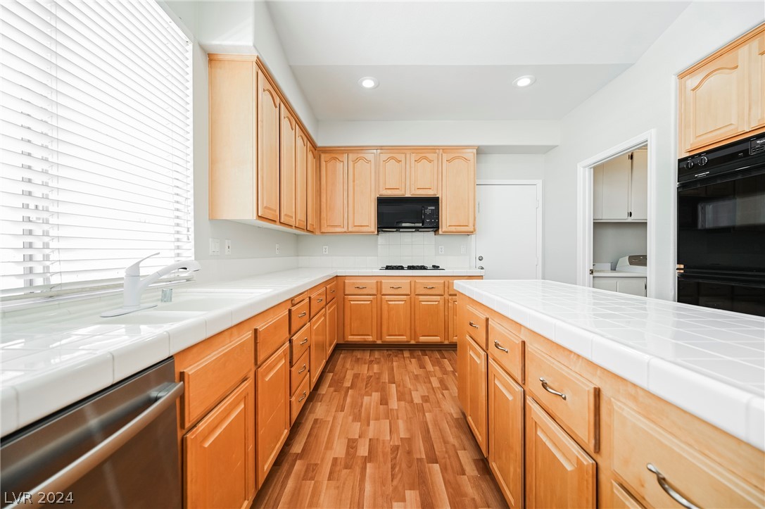 1713 Double Arrow Place