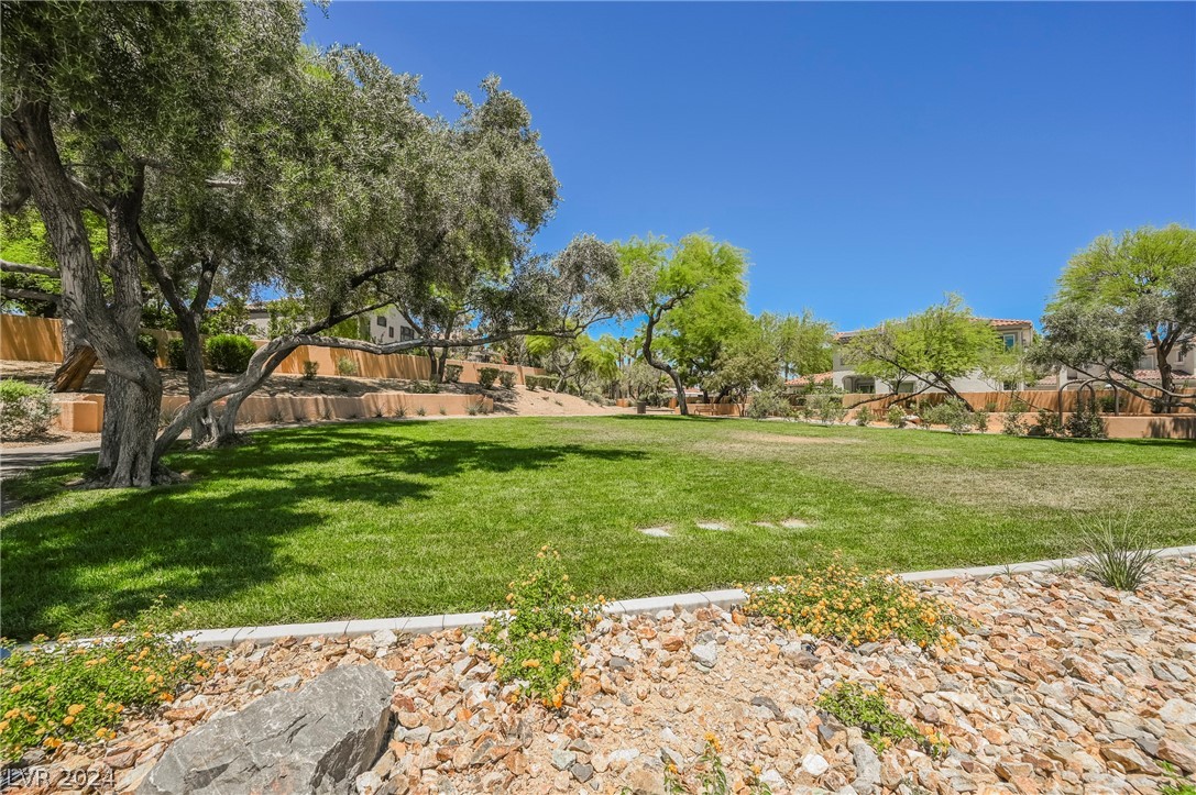 1713 Double Arrow Place