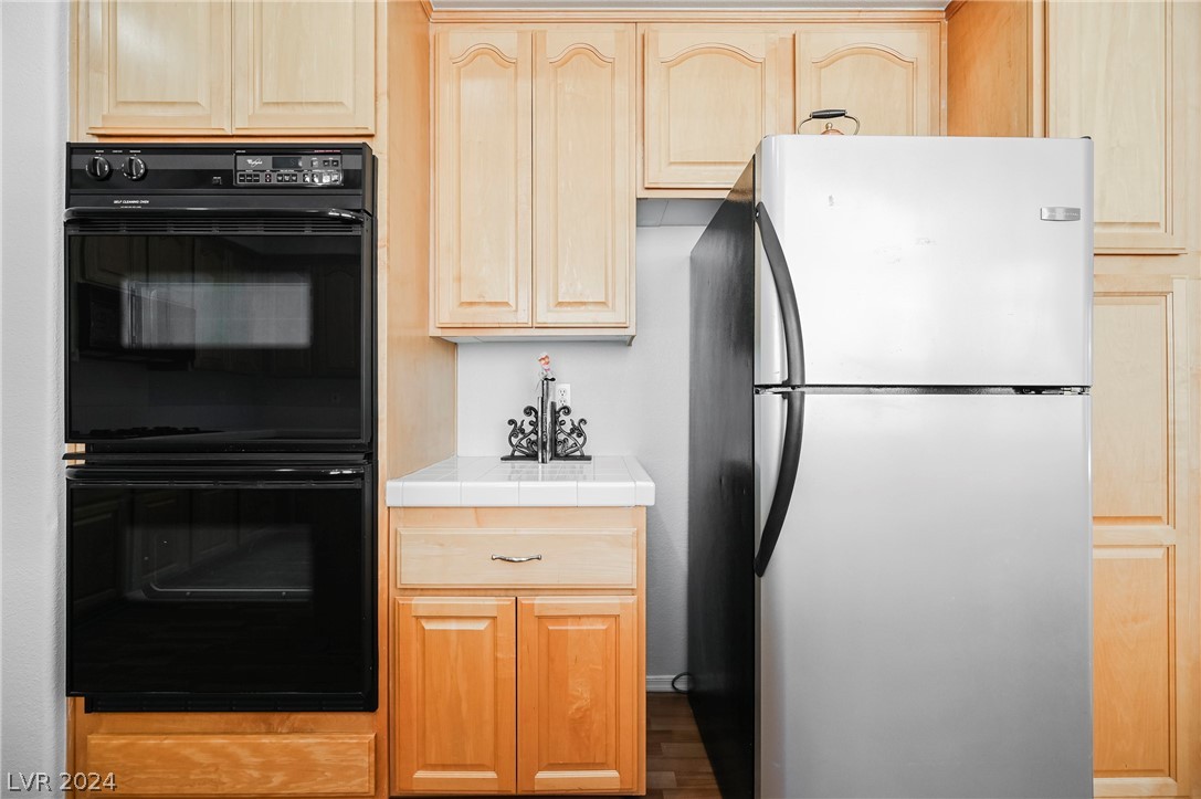 1713 Double Arrow Place