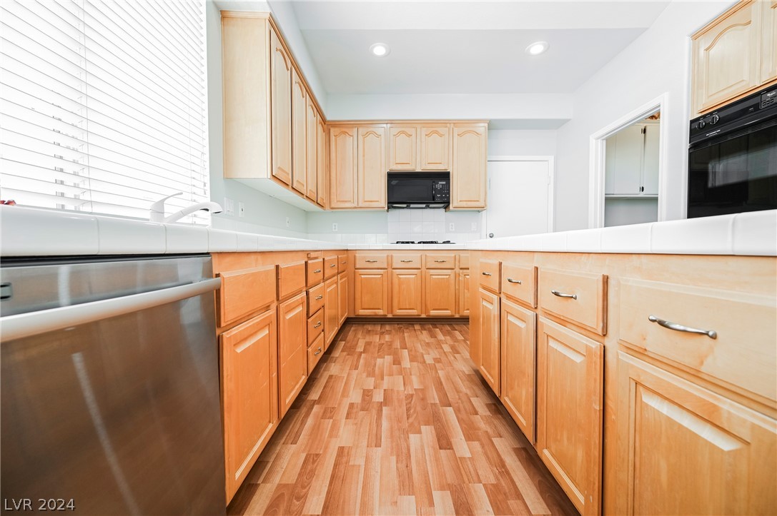 1713 Double Arrow Place