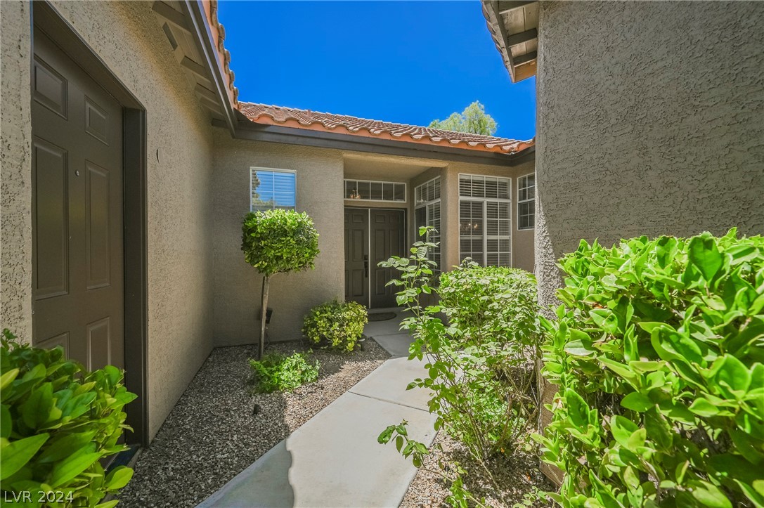 1713 Double Arrow Place