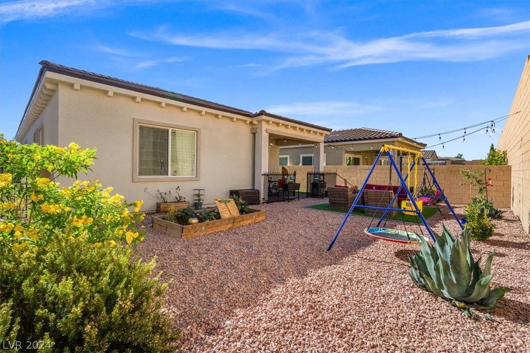 8573 Stokestone Street