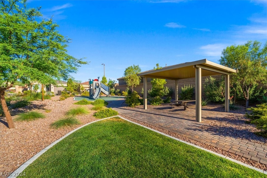 8573 Stokestone Street