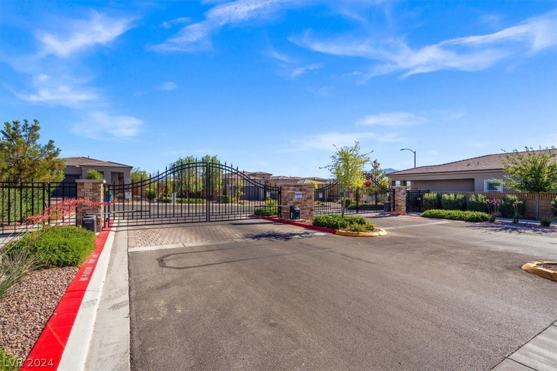 8573 Stokestone Street