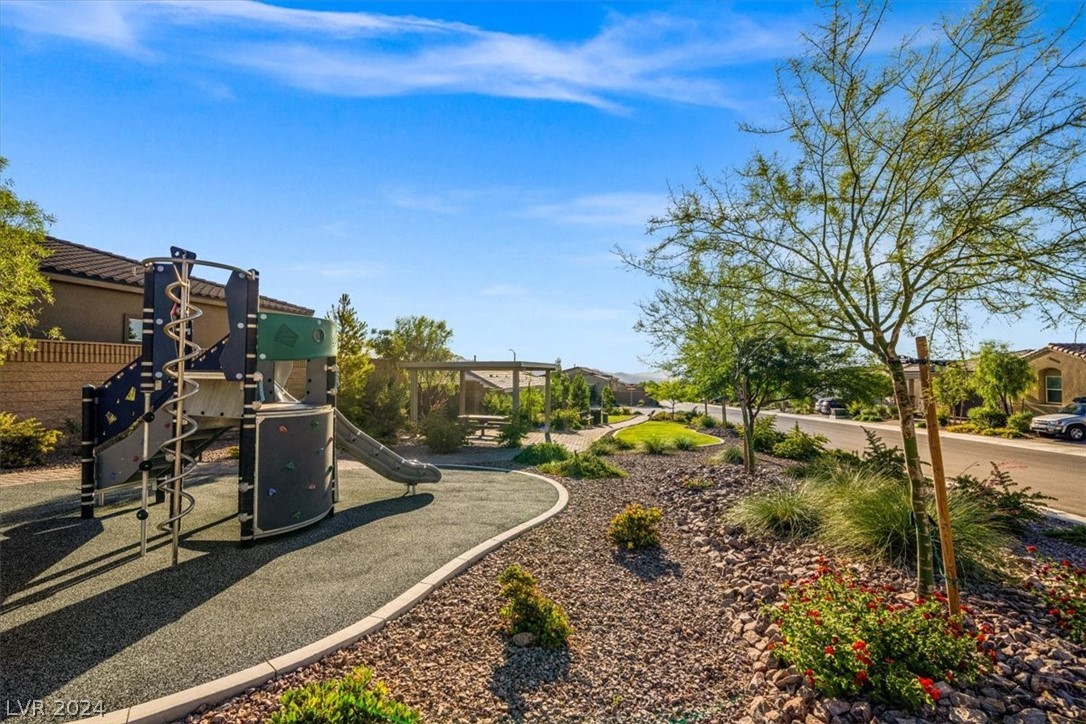 8573 Stokestone Street