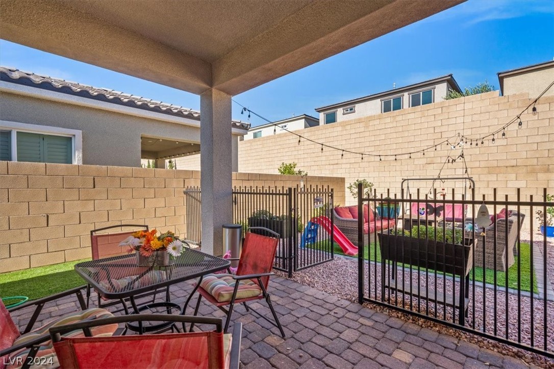 8573 Stokestone Street