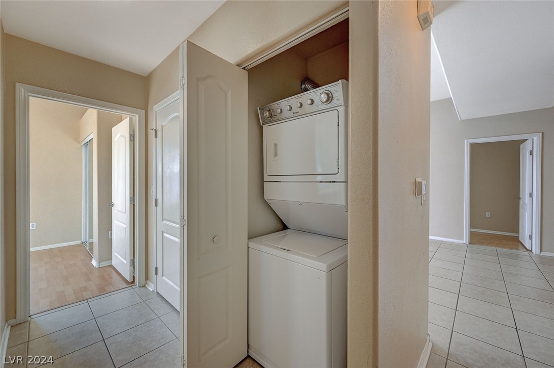 2305 West Horizon Ridge Parkway 1812