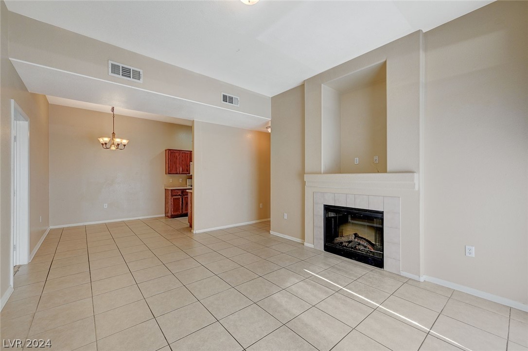 2305 West Horizon Ridge Parkway 1812