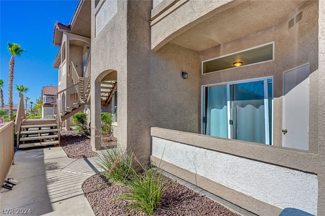 2305 West Horizon Ridge Parkway 1812