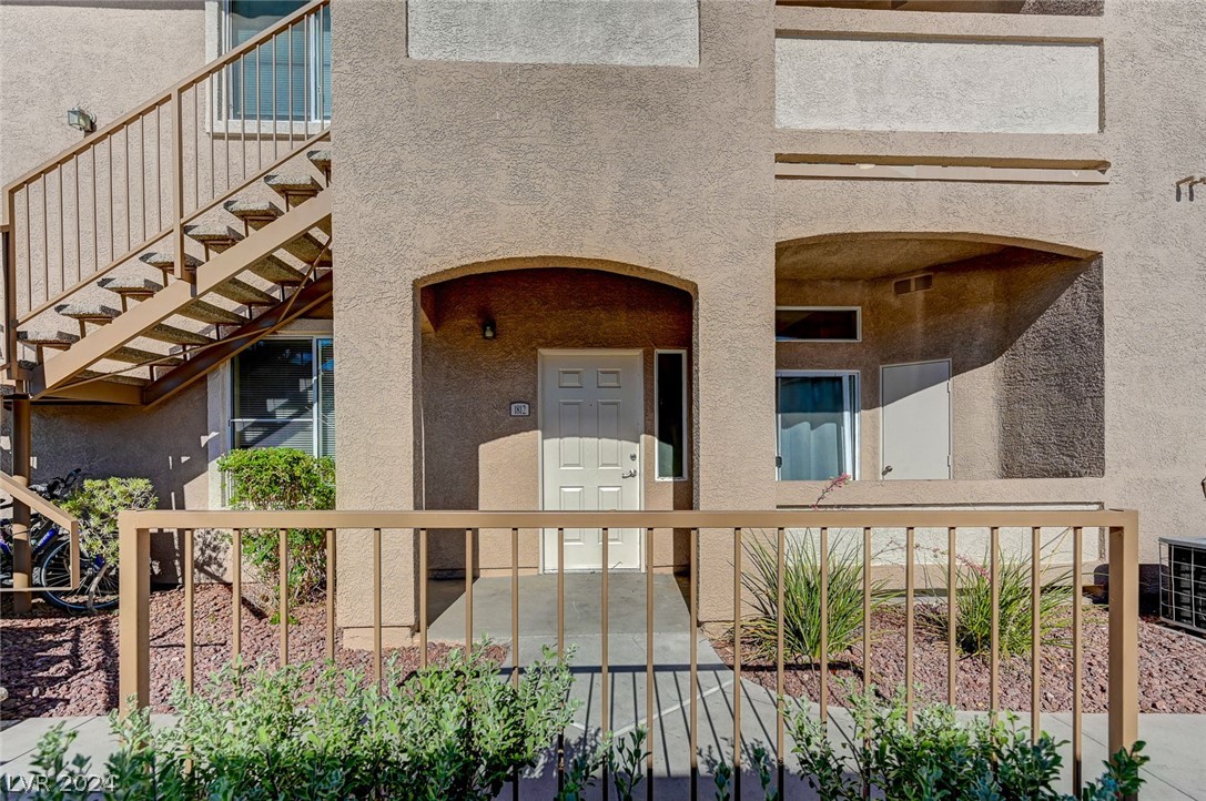 2305 West Horizon Ridge Parkway 1812