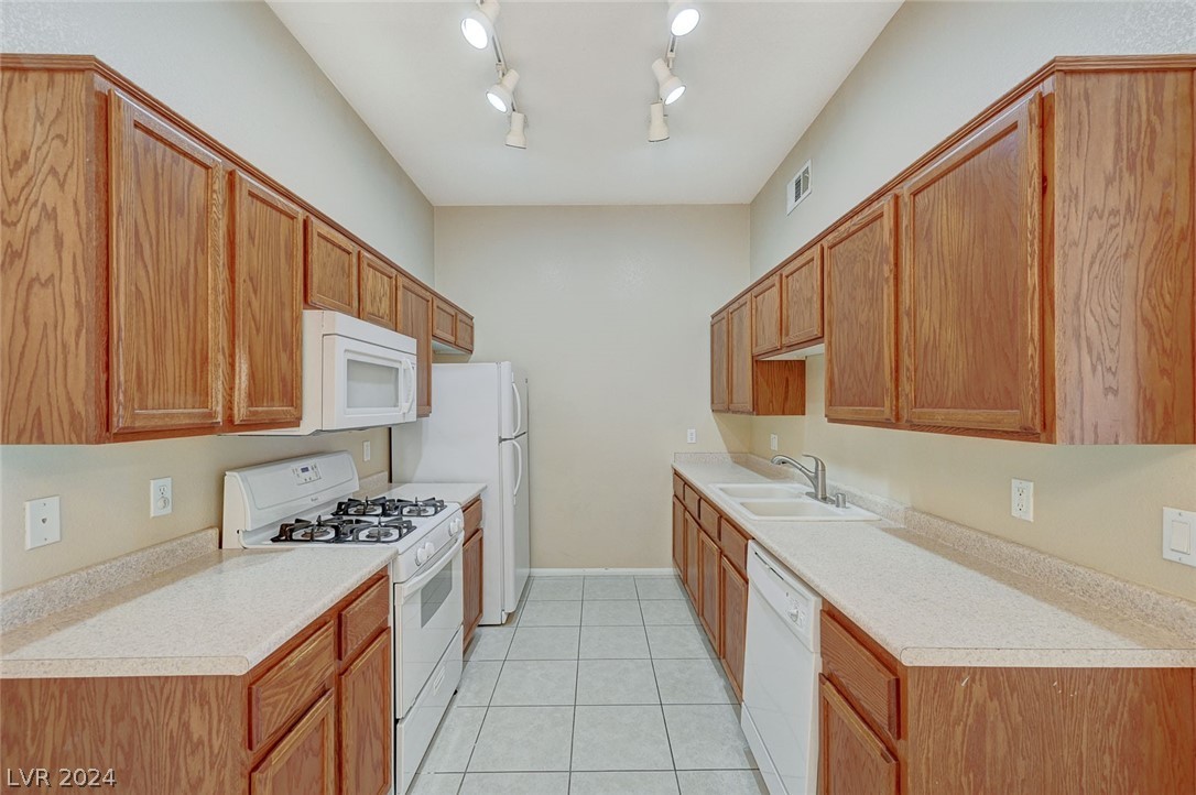 2305 West Horizon Ridge Parkway 1812