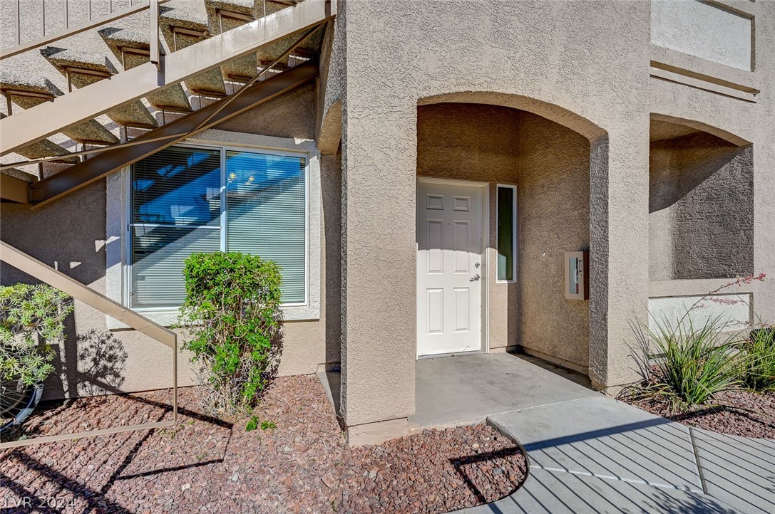 2305 West Horizon Ridge Parkway 1812
