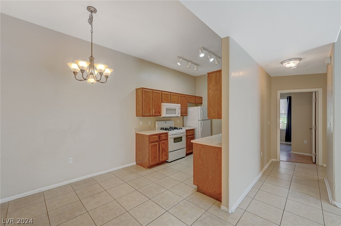 2305 West Horizon Ridge Parkway 1812