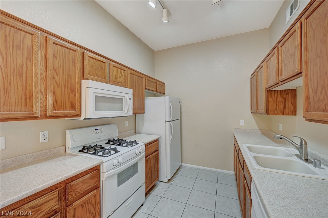 2305 West Horizon Ridge Parkway 1812