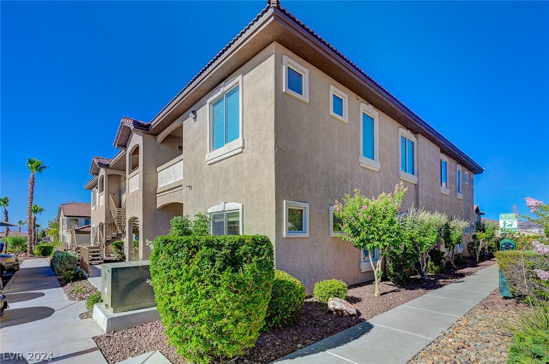 2305 West Horizon Ridge Parkway 1812
