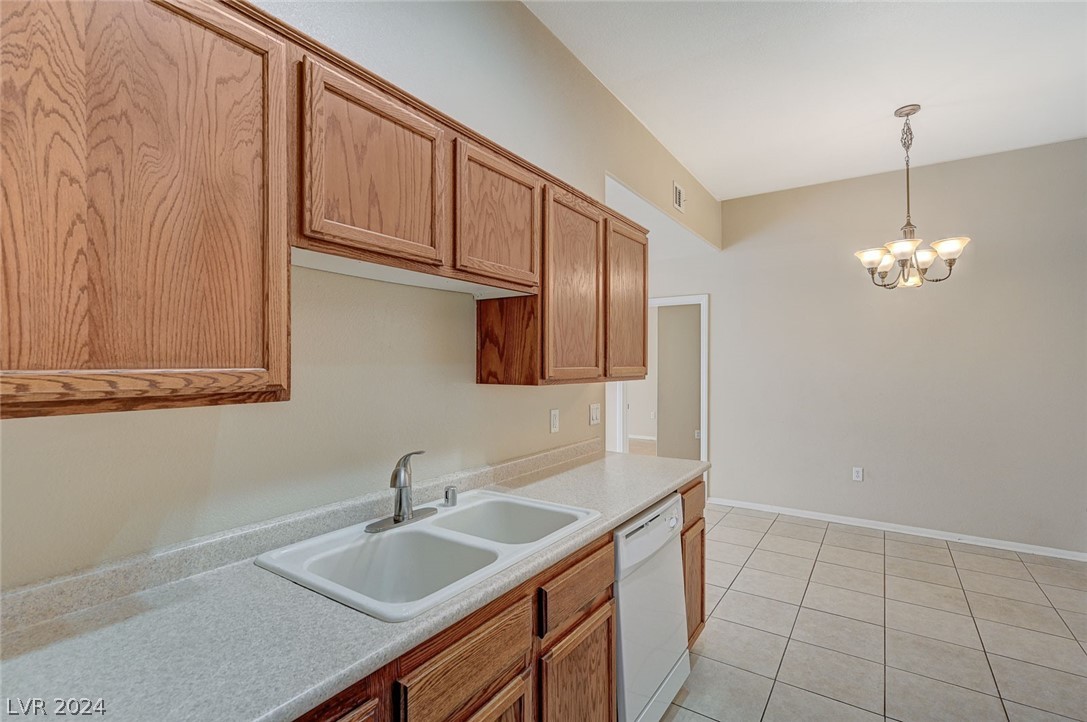 2305 West Horizon Ridge Parkway 1812
