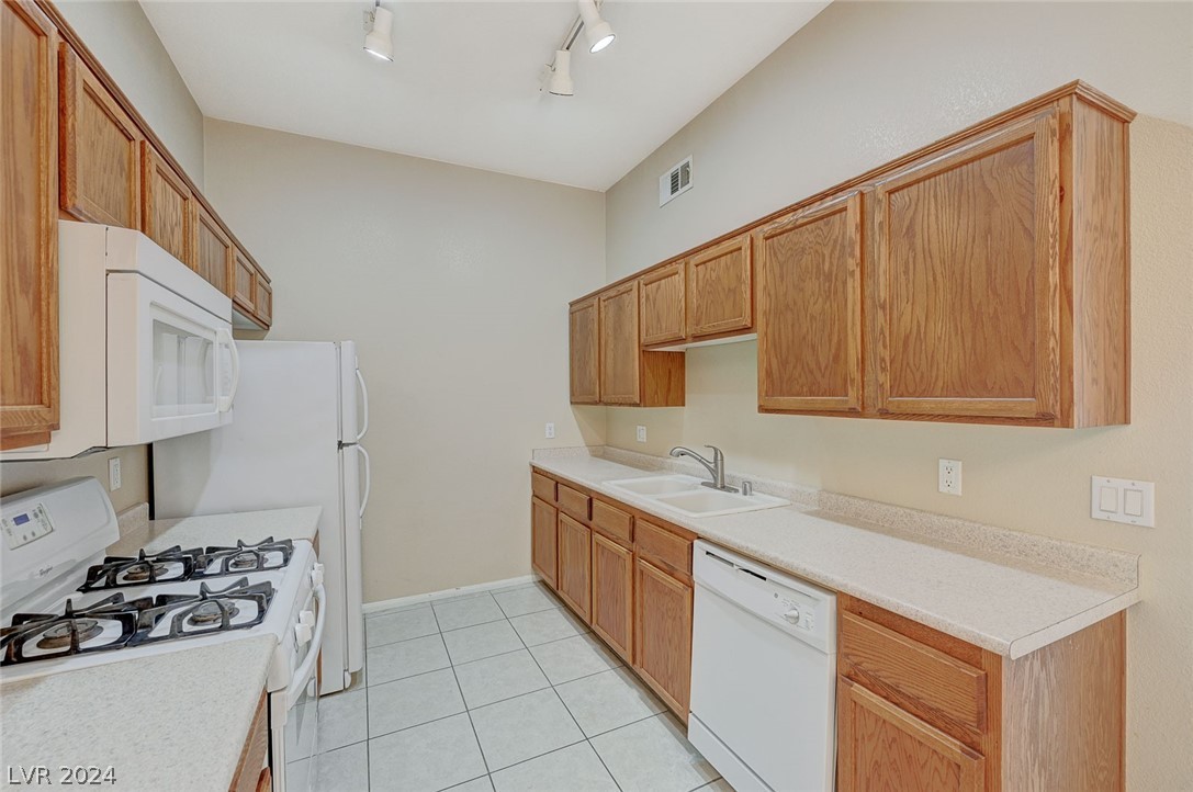2305 West Horizon Ridge Parkway 1812
