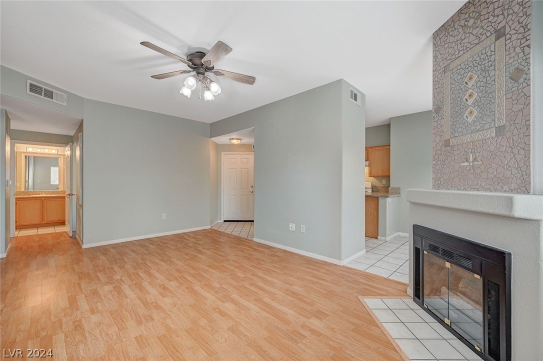 1050 East Cactus Avenue 1124