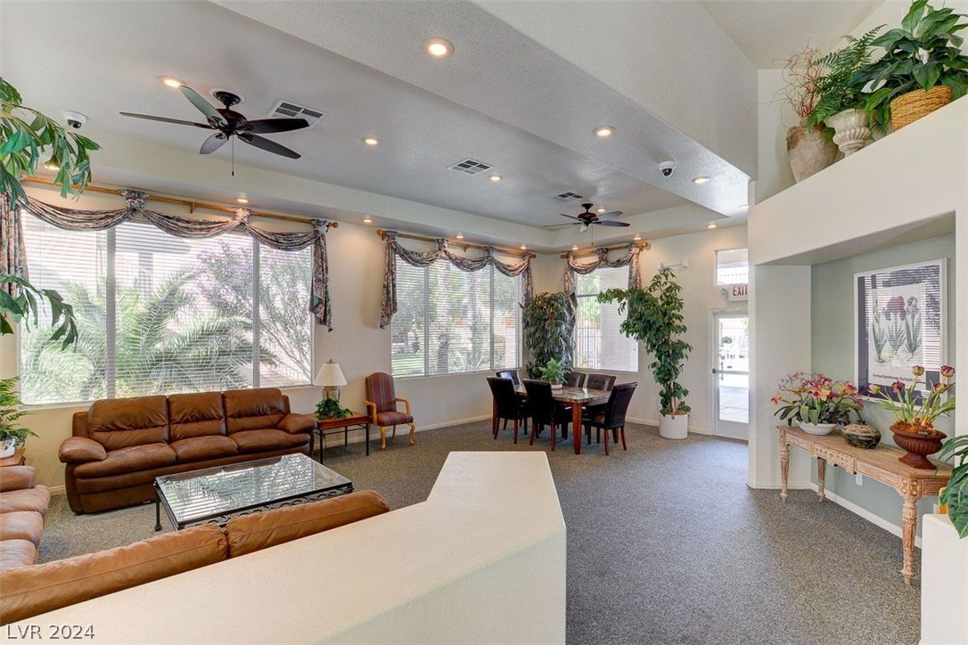 1050 East Cactus Avenue 1124