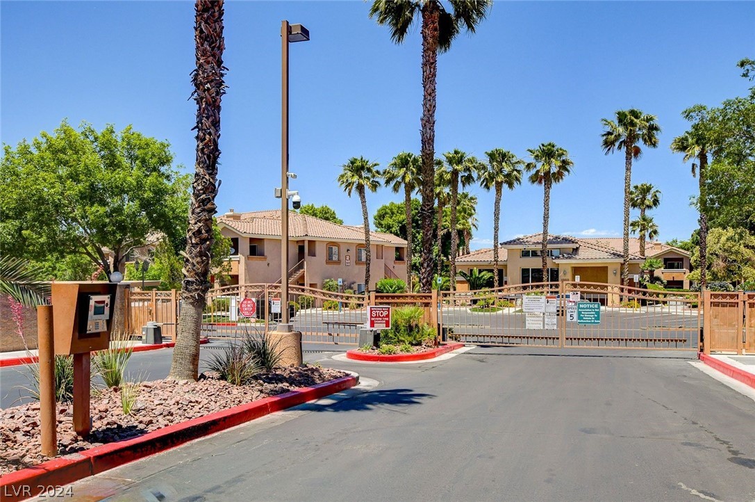 1050 East Cactus Avenue 1124