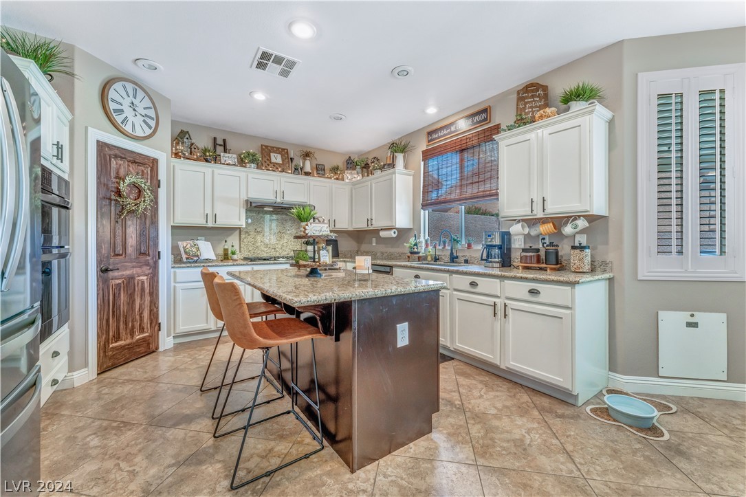 9944 Sharp Ridge Avenue