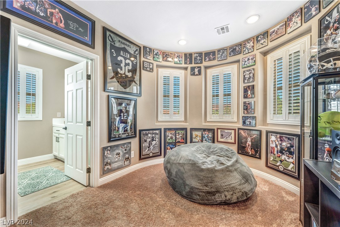 9944 Sharp Ridge Avenue