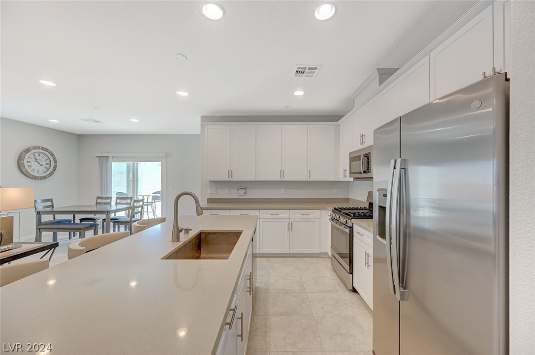 305 Crescent Verse Street