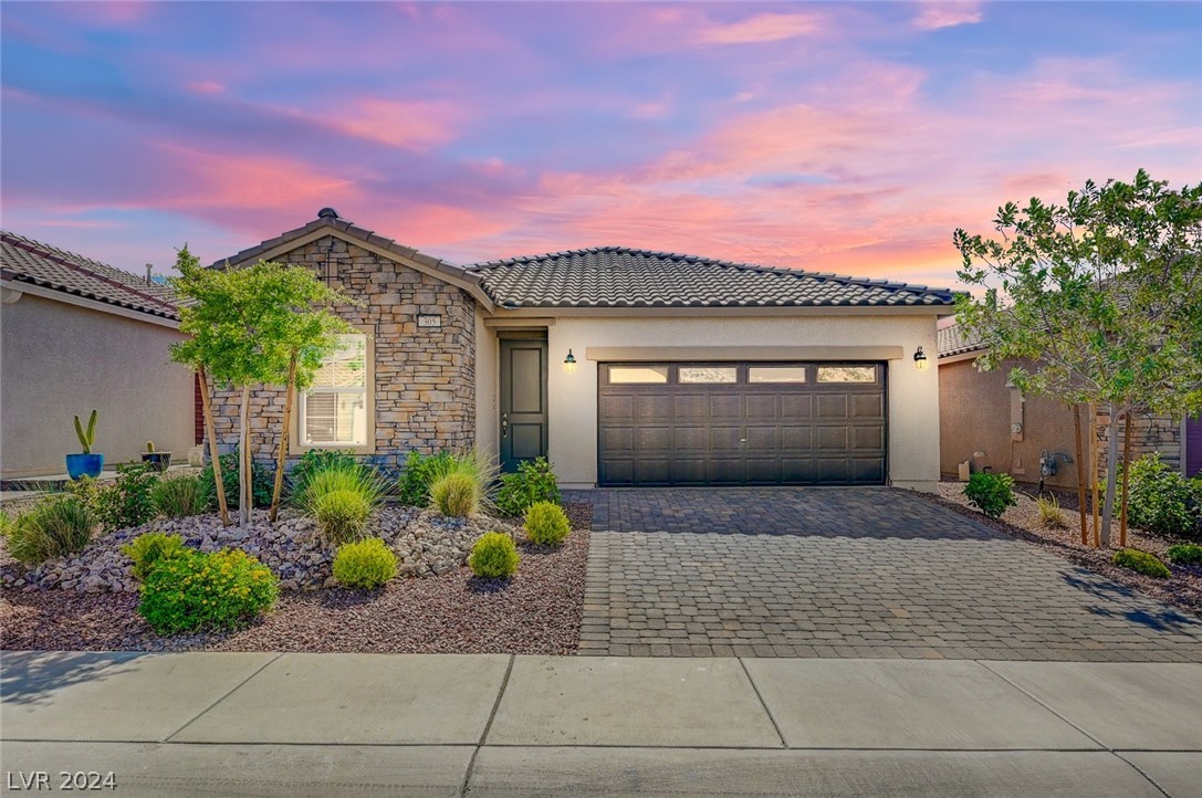 305 Crescent Verse Street