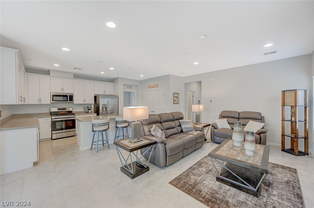 305 Crescent Verse Street