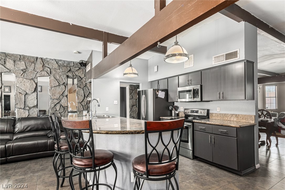 5190 Champions Avenue