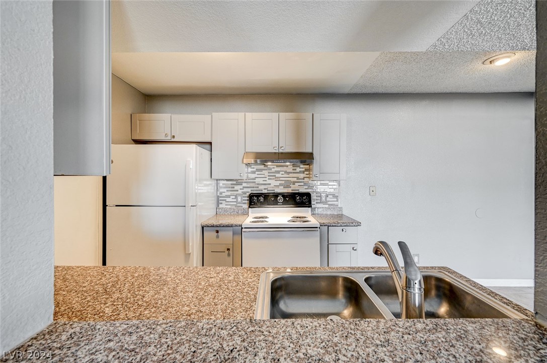 5220 Mission Carmel Lane 107