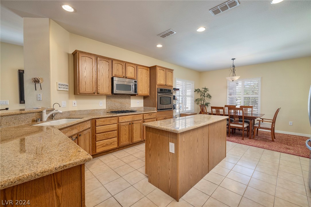 2075 Echo Park Place