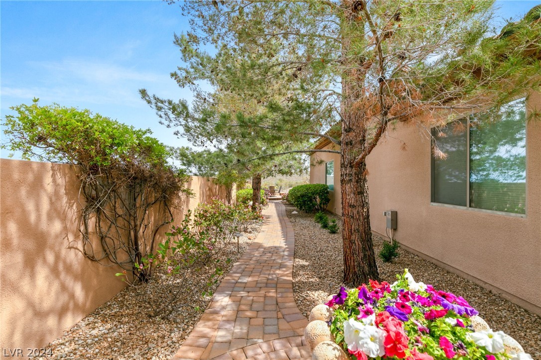 32 Chalet Hills Terrace