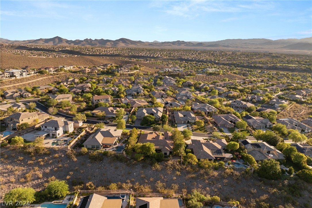 32 Chalet Hills Terrace