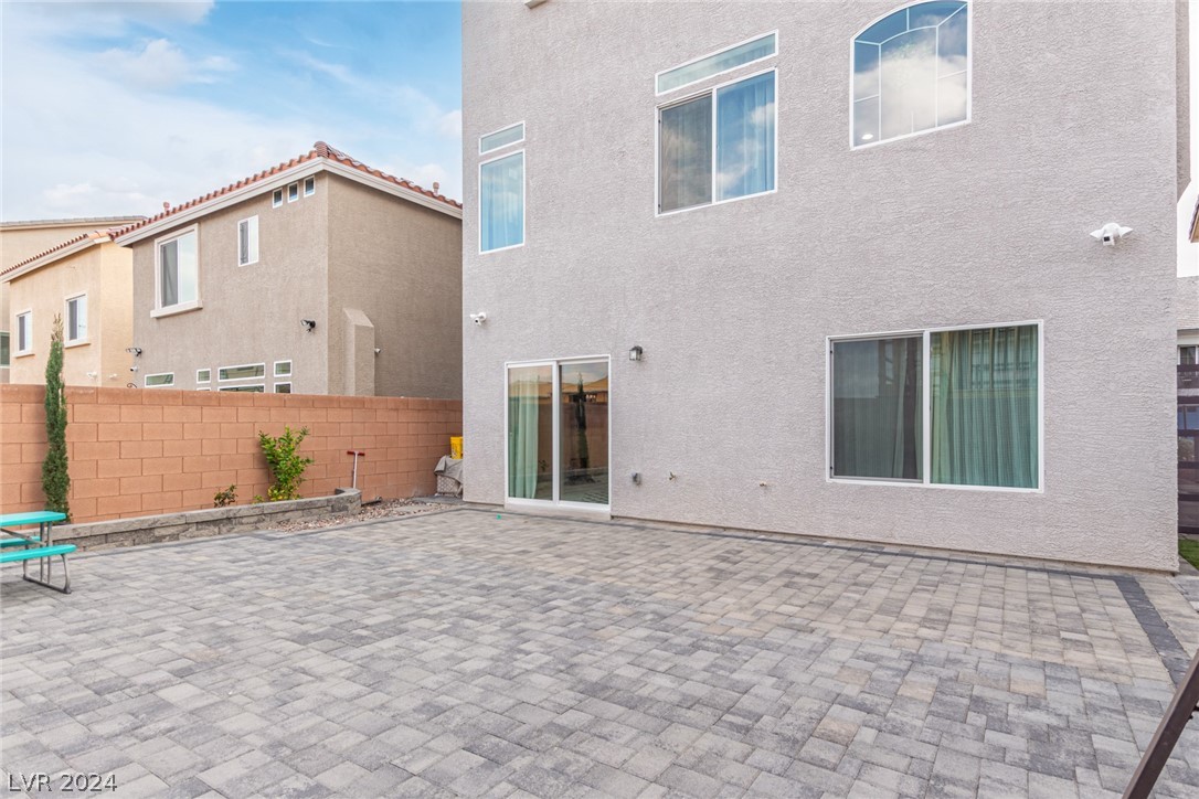 5904 Aurora Gold Avenue