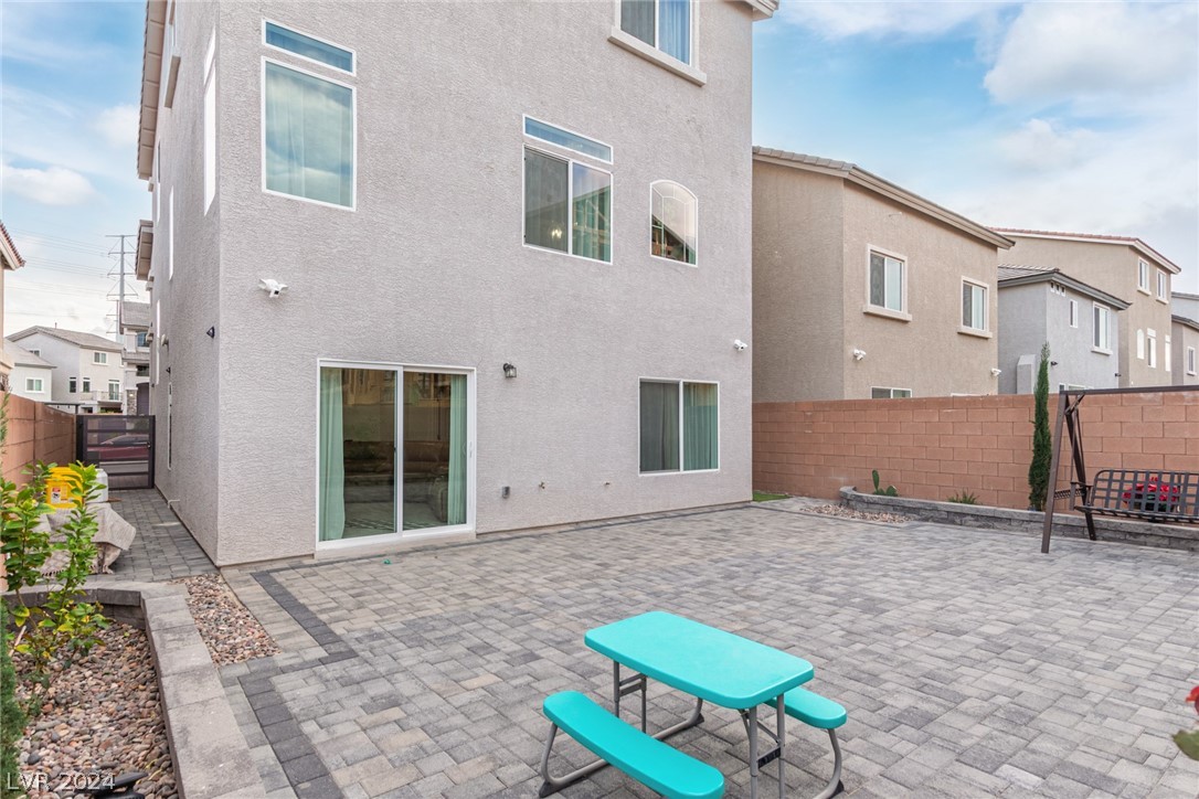 5904 Aurora Gold Avenue